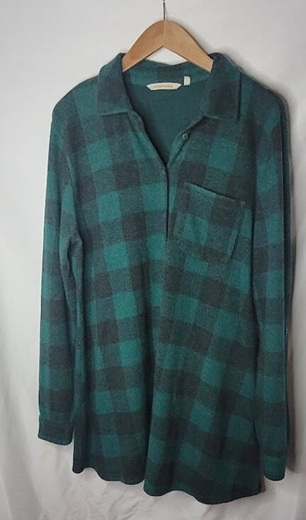 Soft Surroundings Tops - Soft Surroundings- Women's 1/4 button Green/Black tunic- sz Large